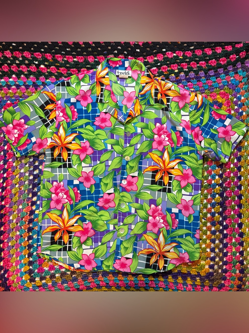 Women’s Teddi Floral Button-Up Shirt